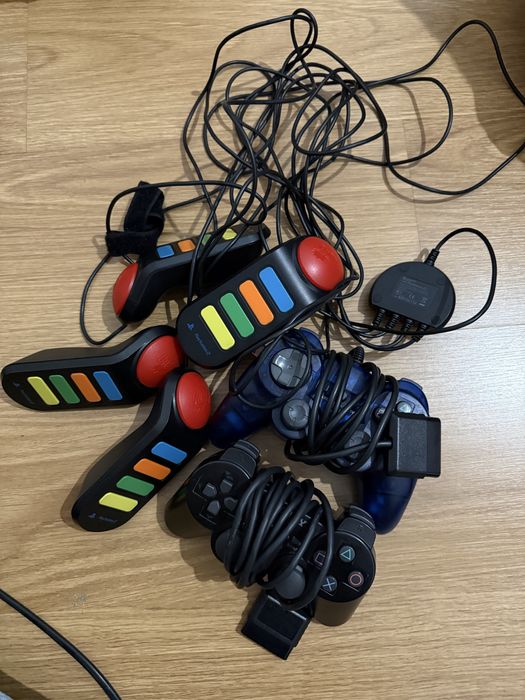 Playstation 2 + Wii preta c/acessórios