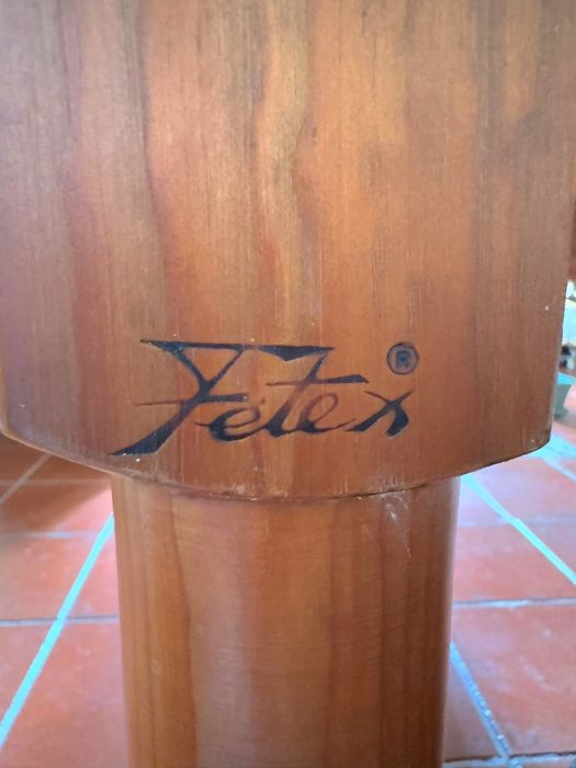 Mesa extensível | madeira maciça  Fedex. Mais 4 cadeiras