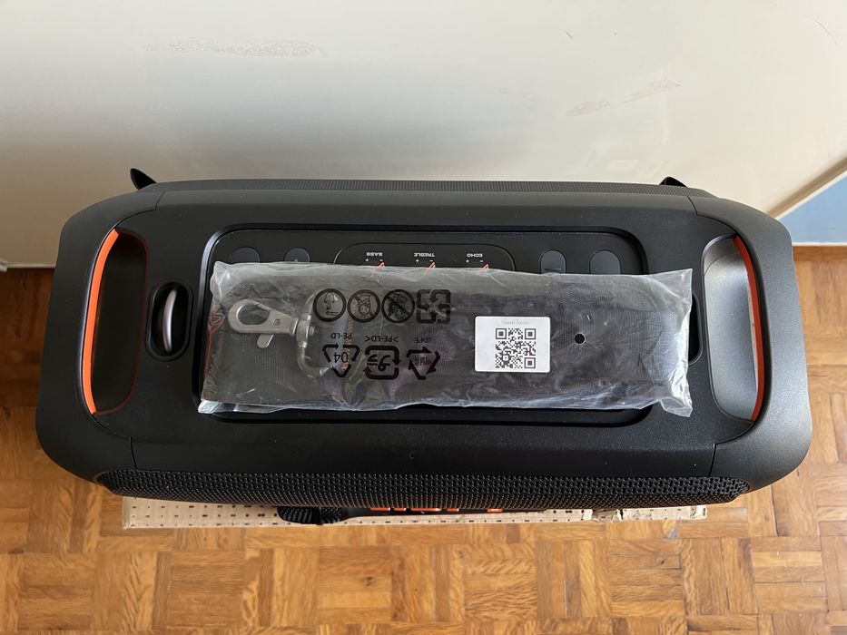 Vendo coluna JBL On-The-Go com microfone e caixa, como nova!!