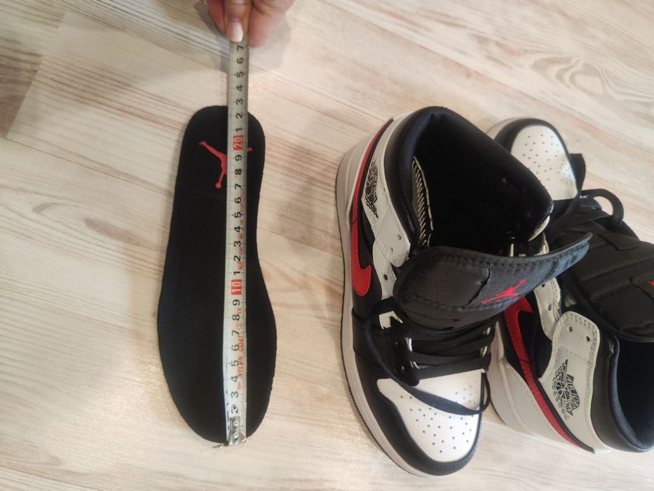 Кросівки Jordan Black Red White 36р.