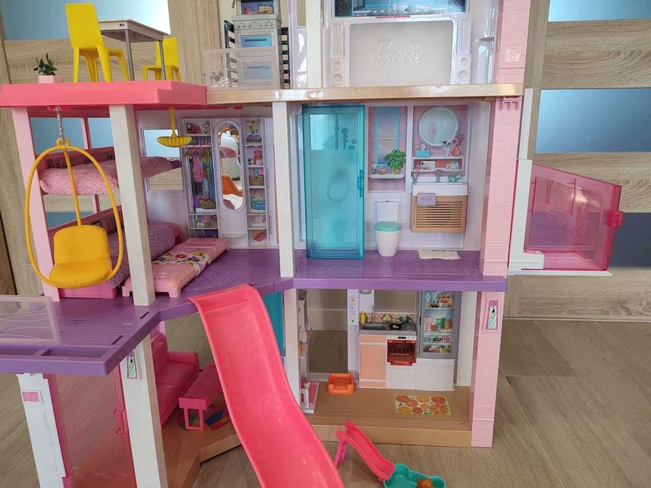 Barbie Dreamhouse Domek dla lalek+Barbie Kamper 3w1