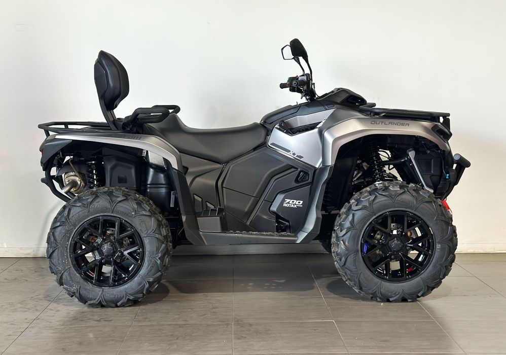 Can-Am Outlander  MAX HD7 XT