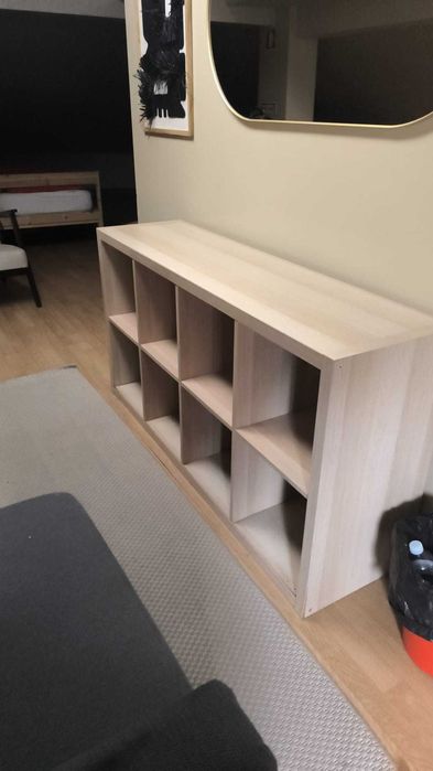 Estante Ikea Kallax com 8 compartimentos
