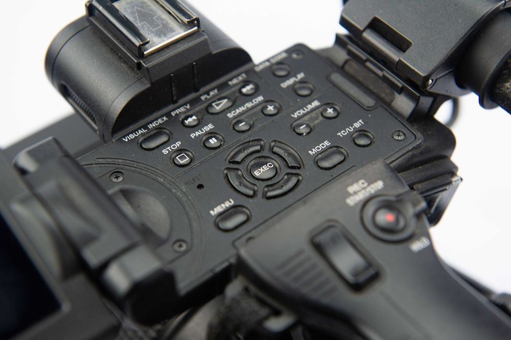 Професійна камера Sony HXR-NX5E