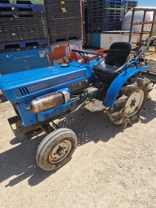Trator Iseki TX1410 com alfaias