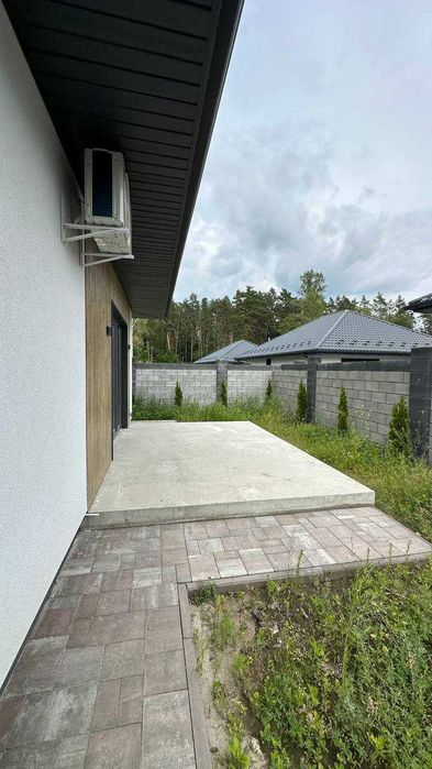 Будинок з сучасним ремонтом, каміном і ділянкою 4 сотки