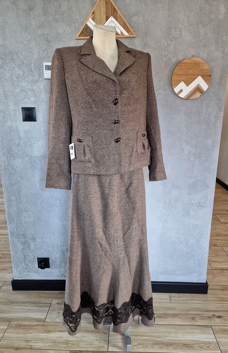 Garsonka grubsza Spódnica maxi z koronką 46