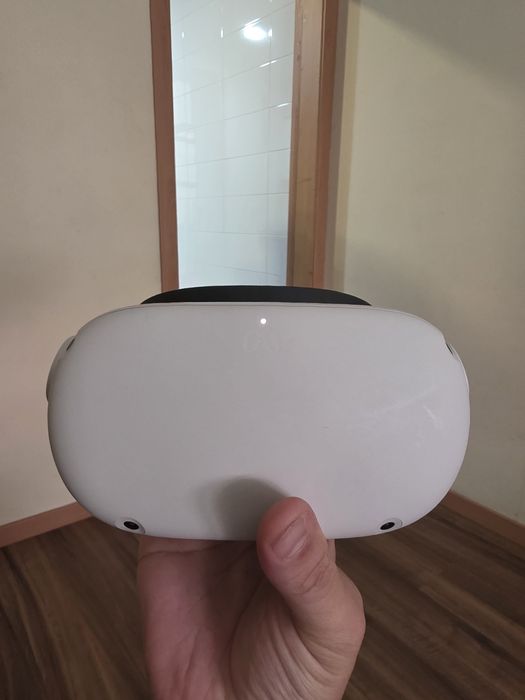 Meta Quest 2 – 64GB (Pequeno detalhe na lente)