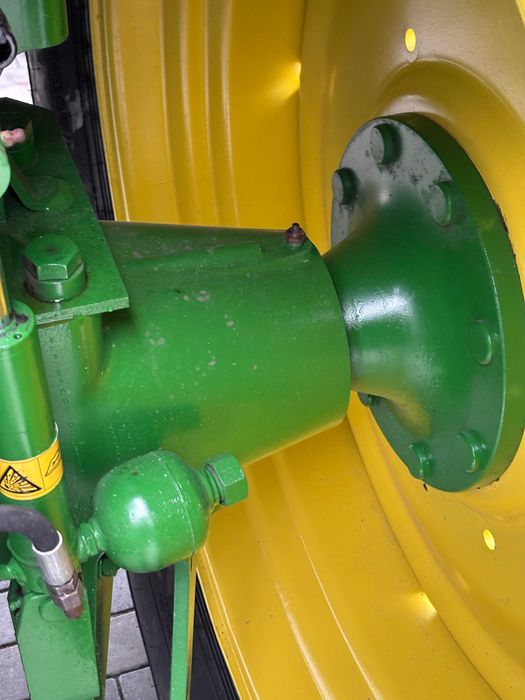 John Deere 6820 з фронтальним навантажувачемTrima