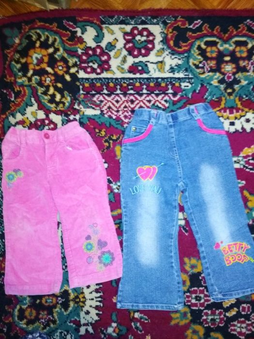 Продам джинсы, брюки на девочку.