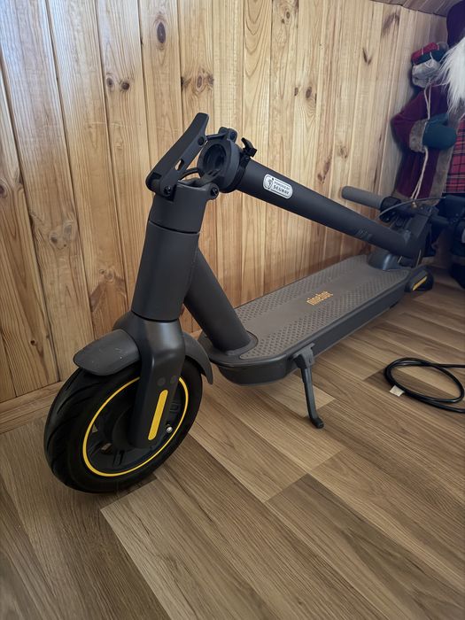 Самокат Ninebot G30