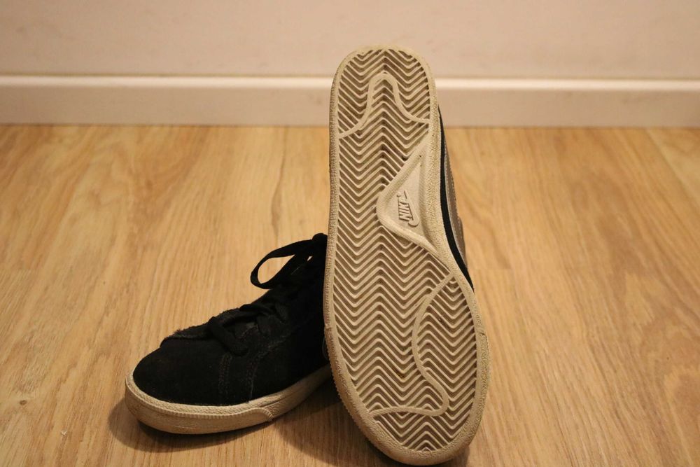 Ténis Nike Court Royale Preto e Cinzento Camurça