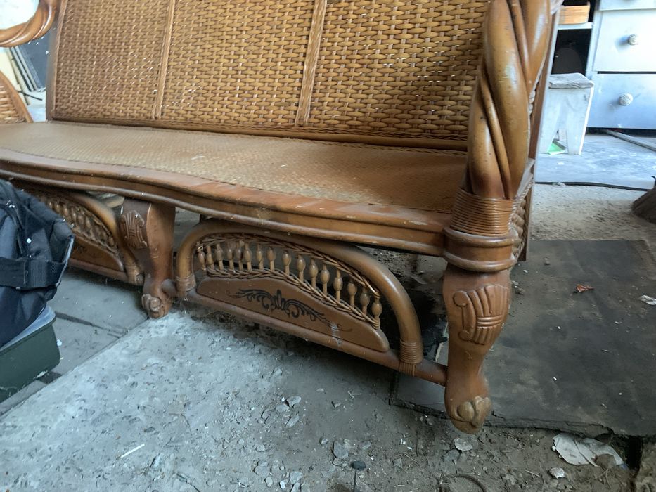 Продам диван ротанговый в хорошем состоянии