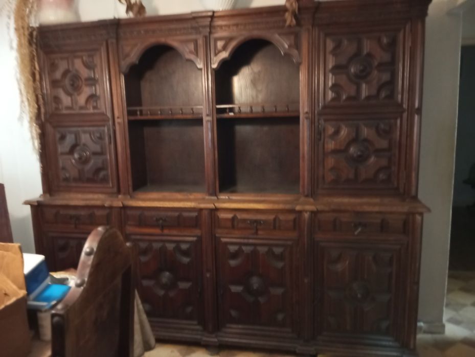 Móvel de sala, usado, em madeira castanho