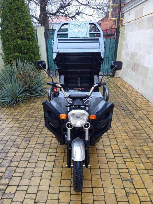 Электроскутер Titan Cargo трицикл 3-х местный 2500W/32A серый 2026