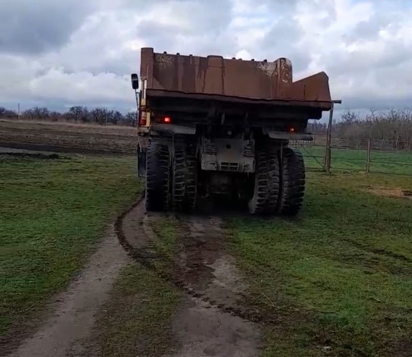 БЕЛАЗ 7540 В кар'єрний самоскид