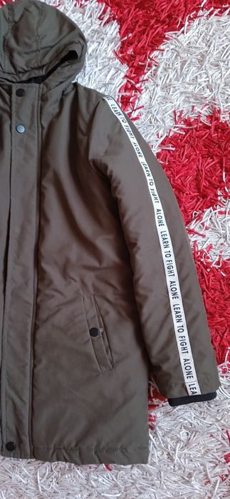 Куртка кольору Хакі