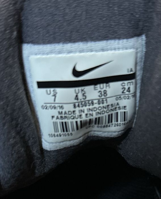 Продаю кросівки Nike. Оригінал. 24 см.