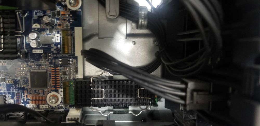 Робоча станція HP Z4  Workstation Xeon W-2123 / 32 Gb/P4000/m2 512 Gb