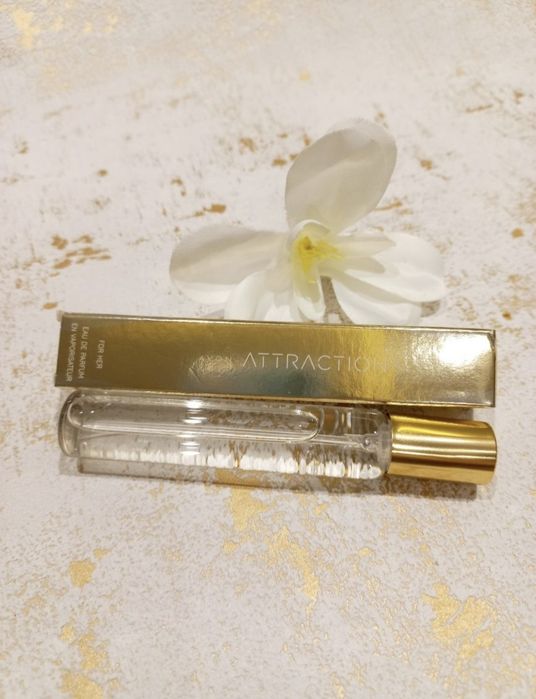 Attraction perfumetka Avon perfumy zapach
