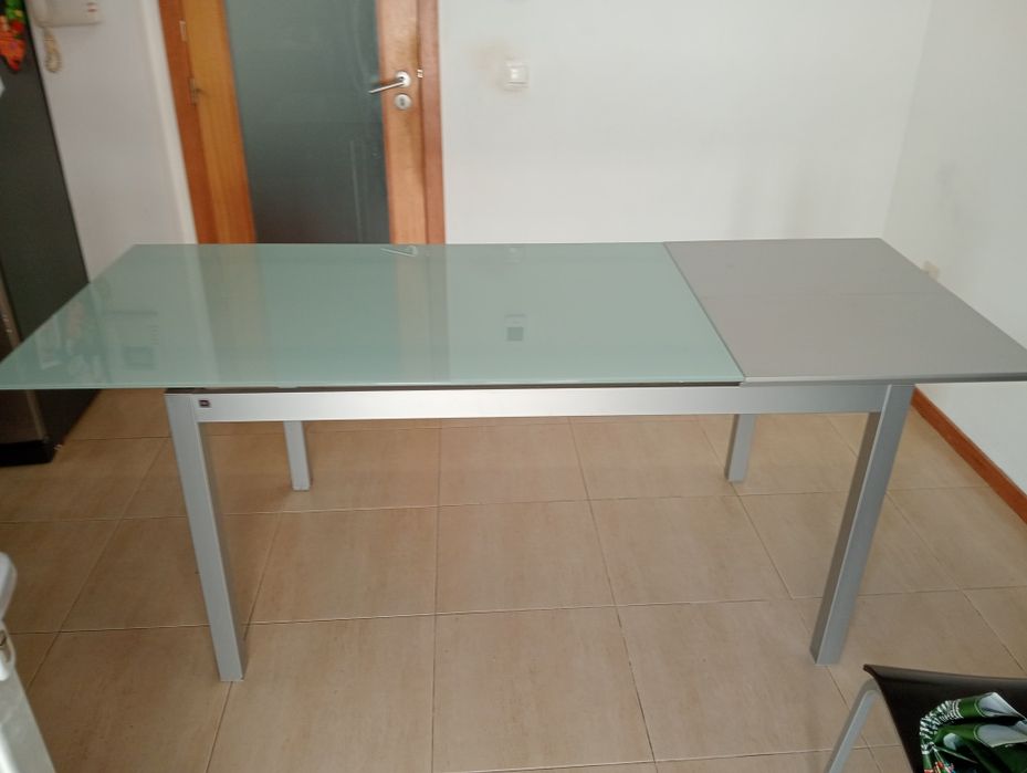 Mesa de cozinha em vidro, extensível