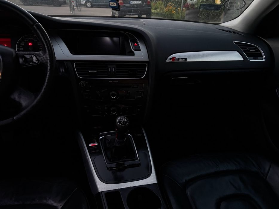 Audi A4 B8 2.0 TDI s line 2008r