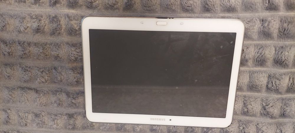 Планшет самунг tab 4, 1400грн