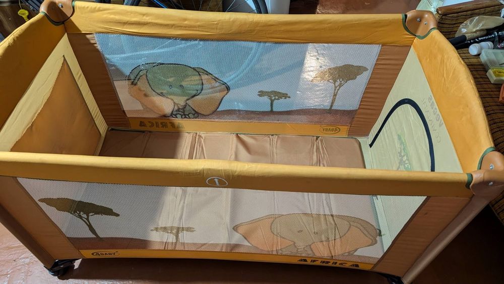 Манеж детский складной