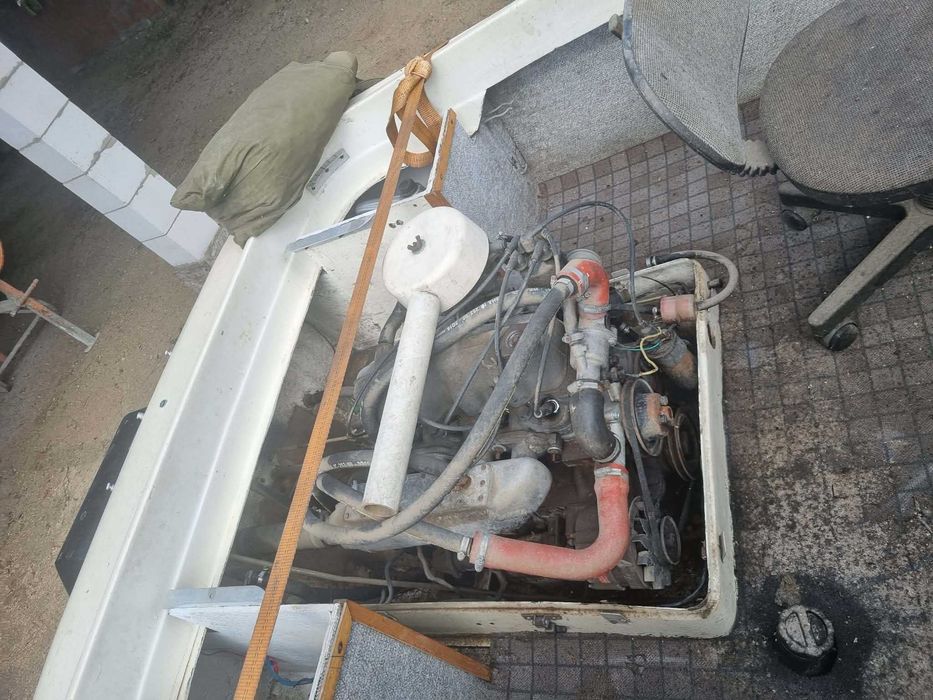 Łódka, łódz motorowa Rybitwa z przyczepą