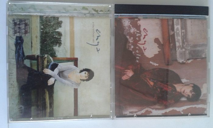 cd s -2- de Enya originais usados