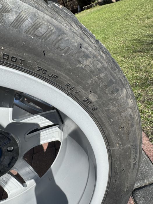 Opony zimowe Bridgestone Blizzak LM32 225/50/17