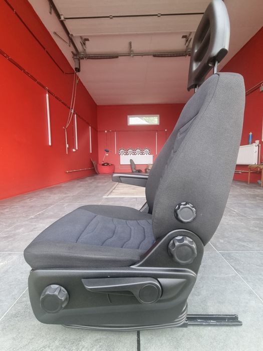 Сидінея водія Iveco Daily