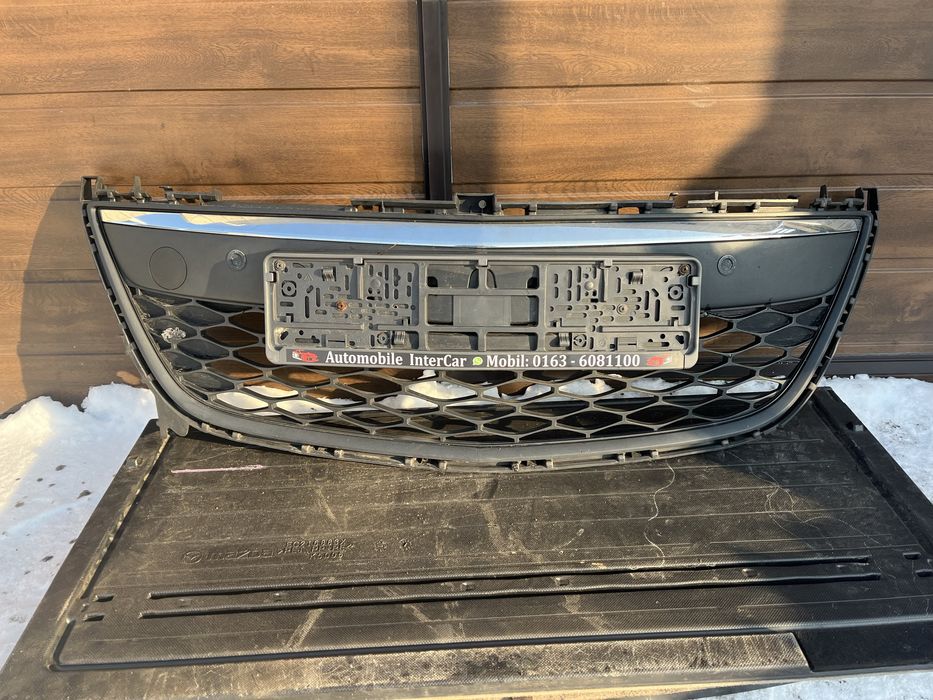 Решітка бампера рестаіл 09-12р . мазда сх7 mazda запчастини