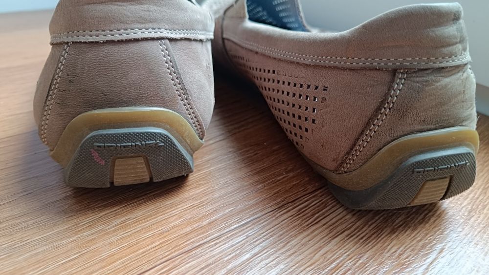 Продам макасіни чоловічі