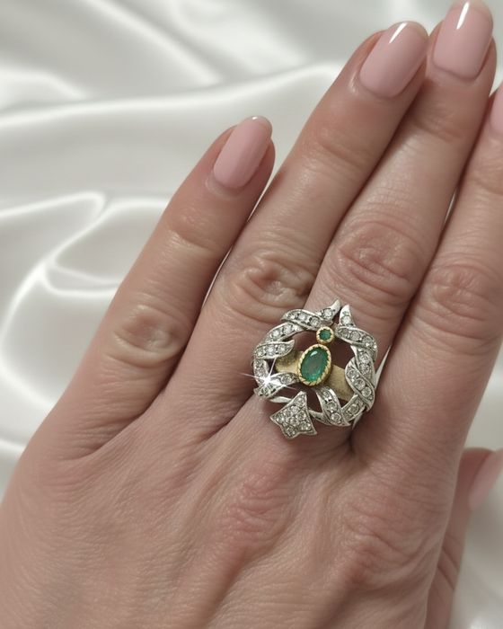 Złoty pierścionek antyk, złoto 585, szmaragd