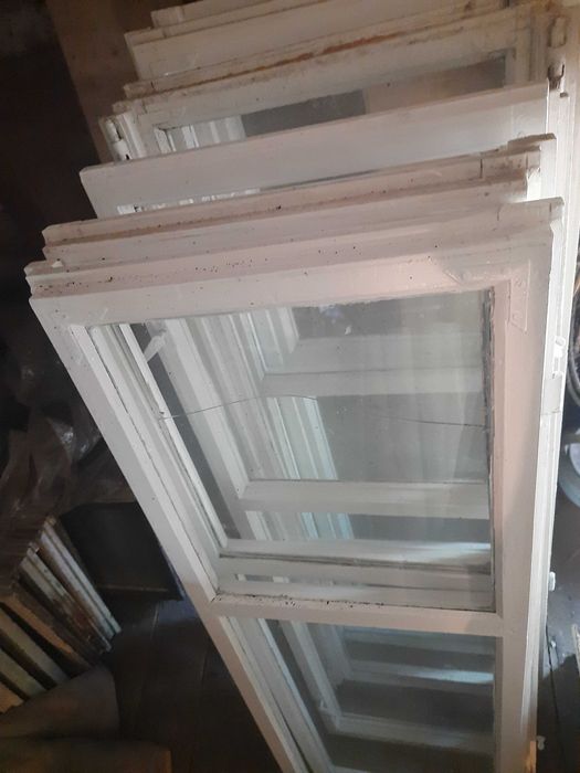Деревяні віконні рами б/у