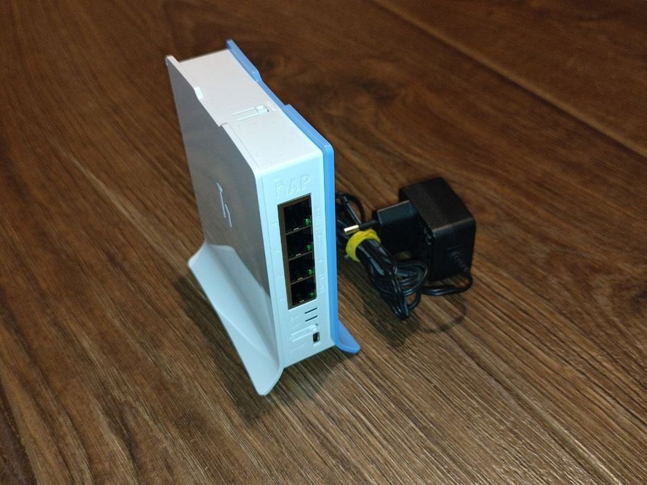 Wi-Fi роутер MikroTik hAP lite (RB941-2nD-TC)