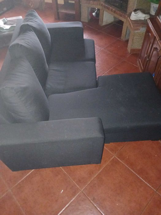 Sofa preto com 6 meses de uso