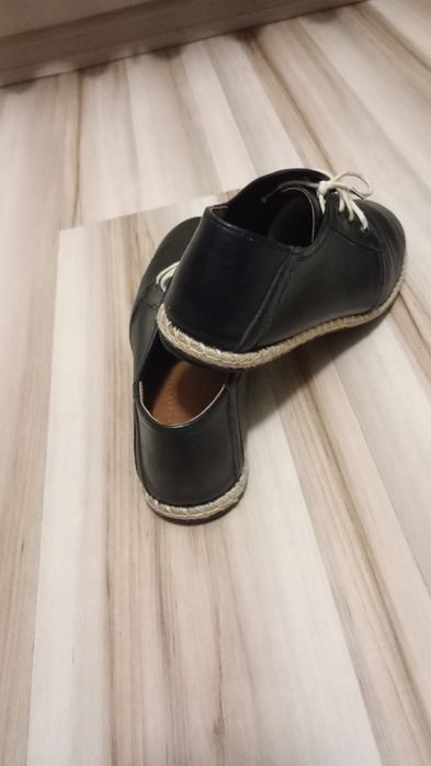 Półbuty damskie skórzane czarne rozm 39