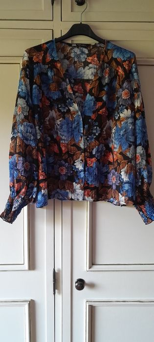 Blusa florida manga comprida zara