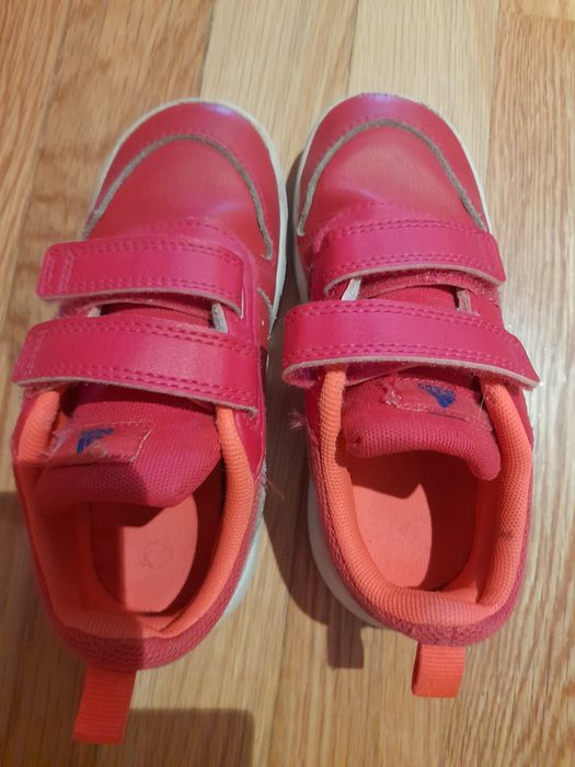 Sapatilhas adidas em bom estado tamanho 27