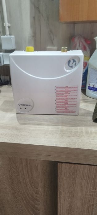 Podgrzewacz do wody podszafkowy y 3 fazowy   kospel