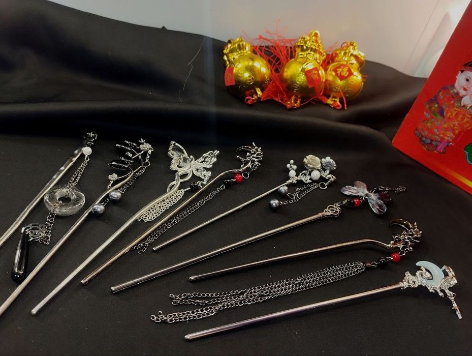 Стильні аксесуари та прикраси.Палички для волосся
Додай