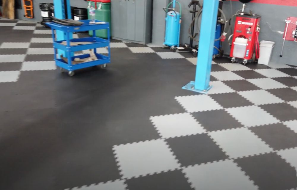 Pavimentos em PVC para oficinas Auto, Motos e Pneus