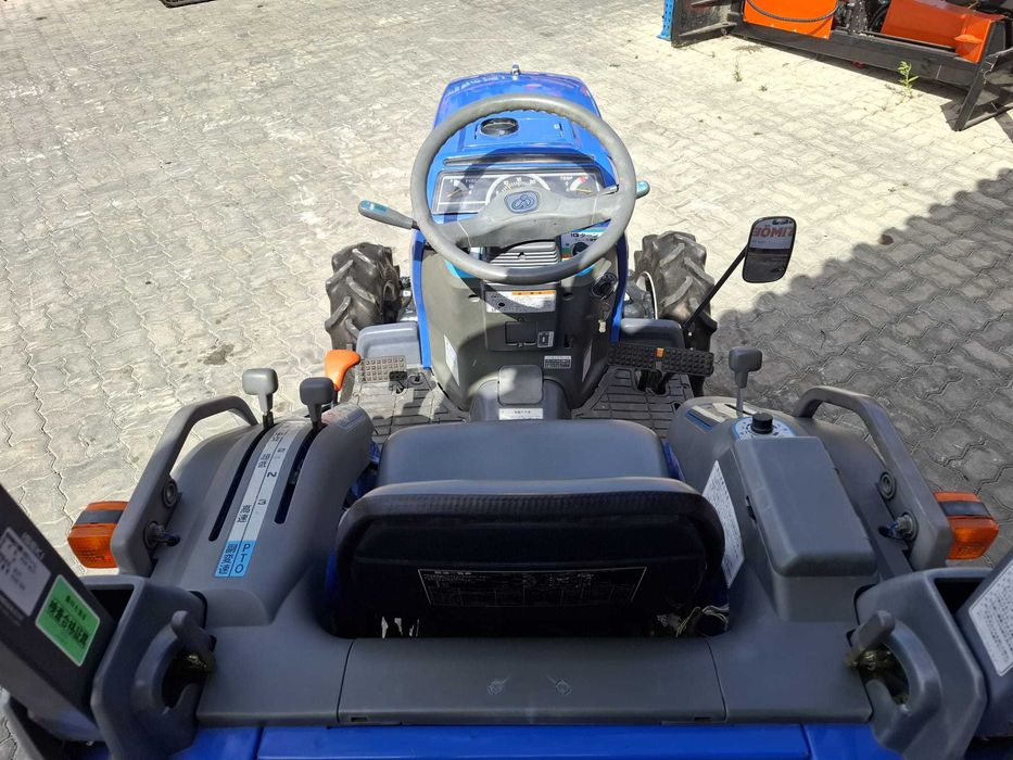 Trator Iseki Sial Hunter 22 | 4x4 | Direção Assistida | Inversor | Imaculado