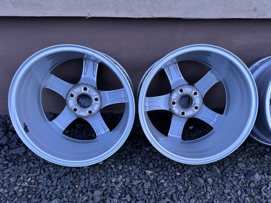 Продам диски на Вольво R16