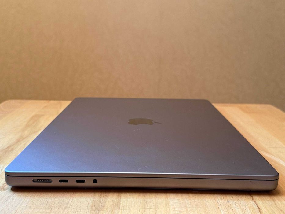 MacBook Pro 16' m1 pro 2021 16/512 space gray