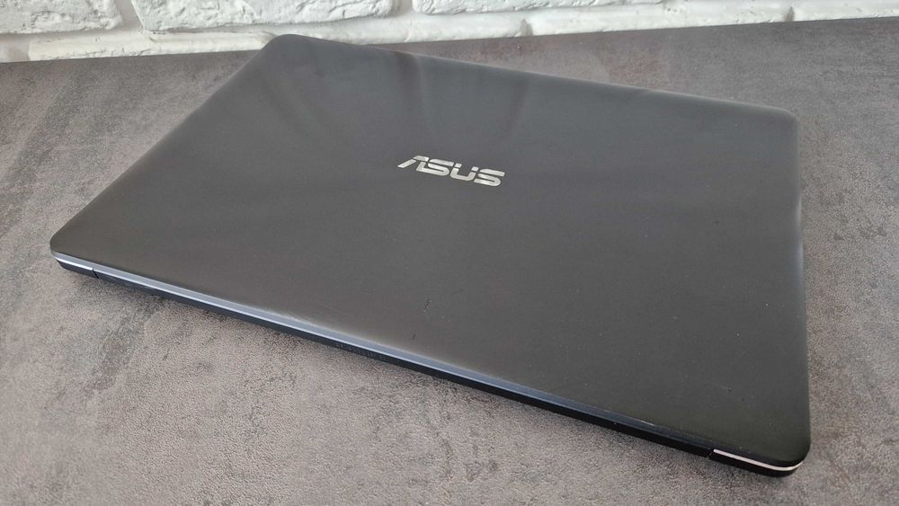 Игровой ноутбук Asus ZenbooK/ i7-7700HQ/ 16/512 / GTX 1050 /