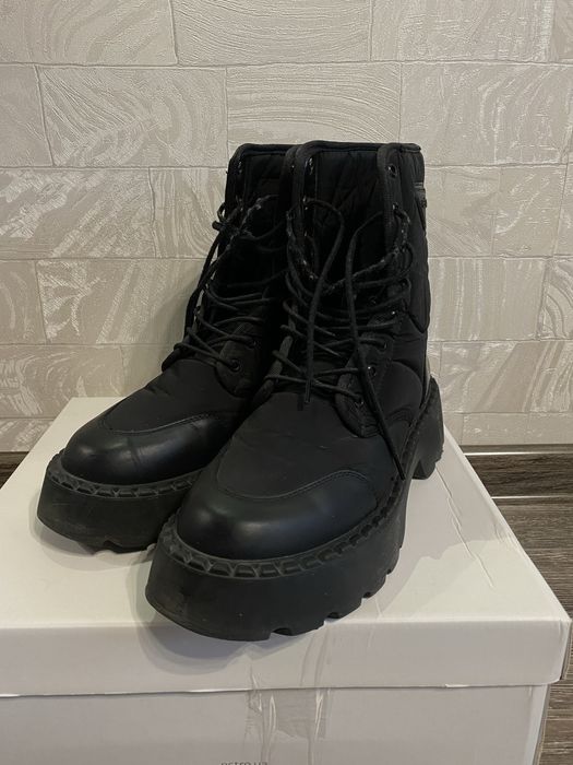 Черевики , ботінки estro