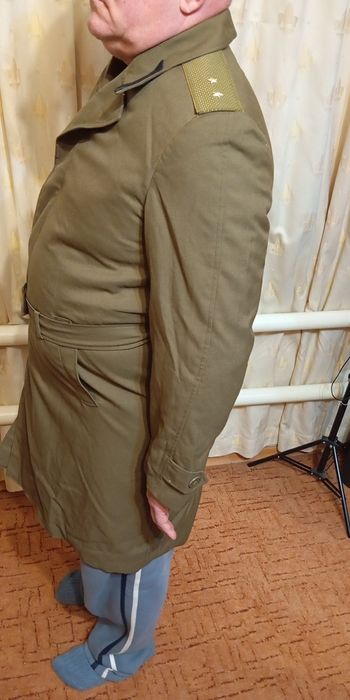 Плащ цвета хакки